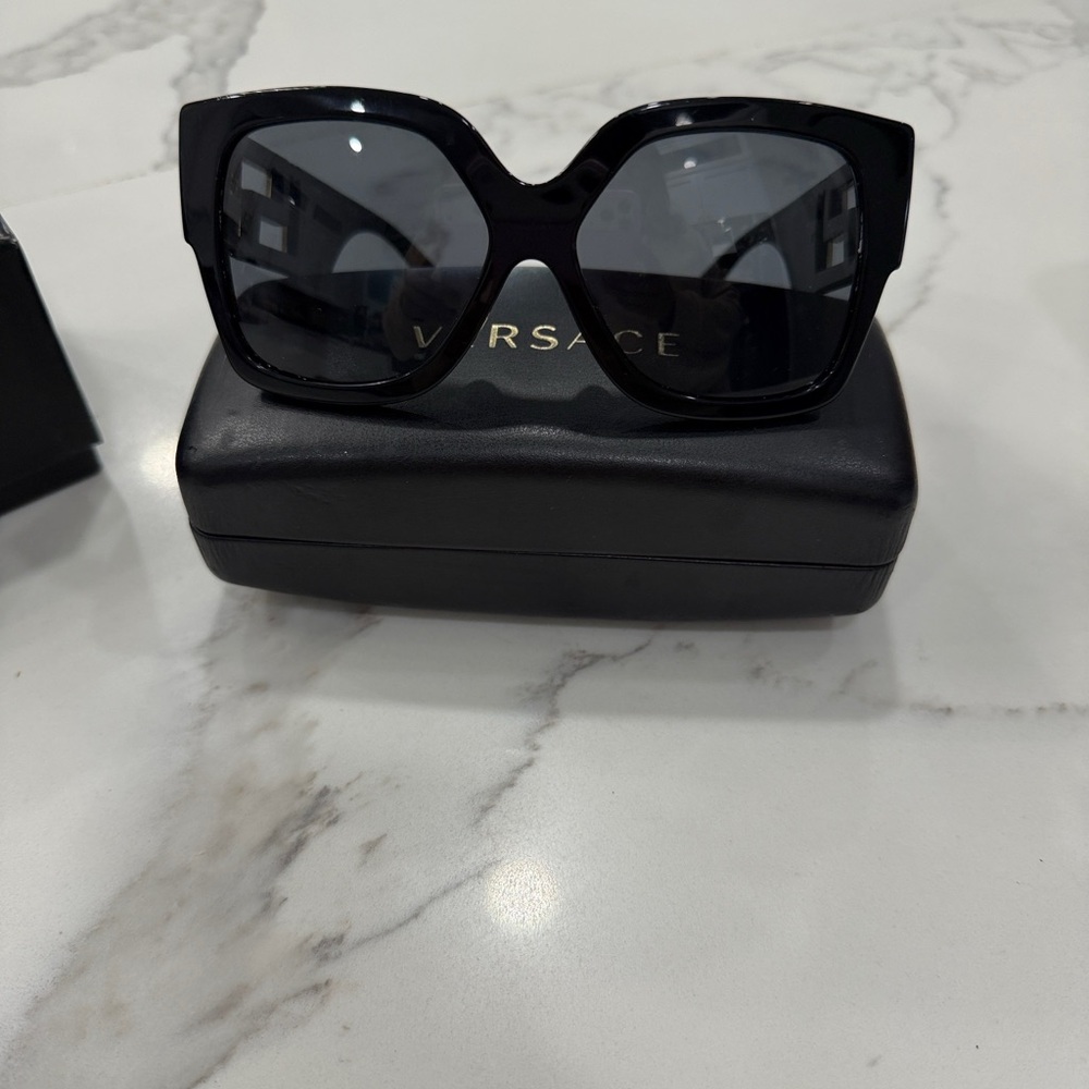 Versace Elegant Black Sunglasses